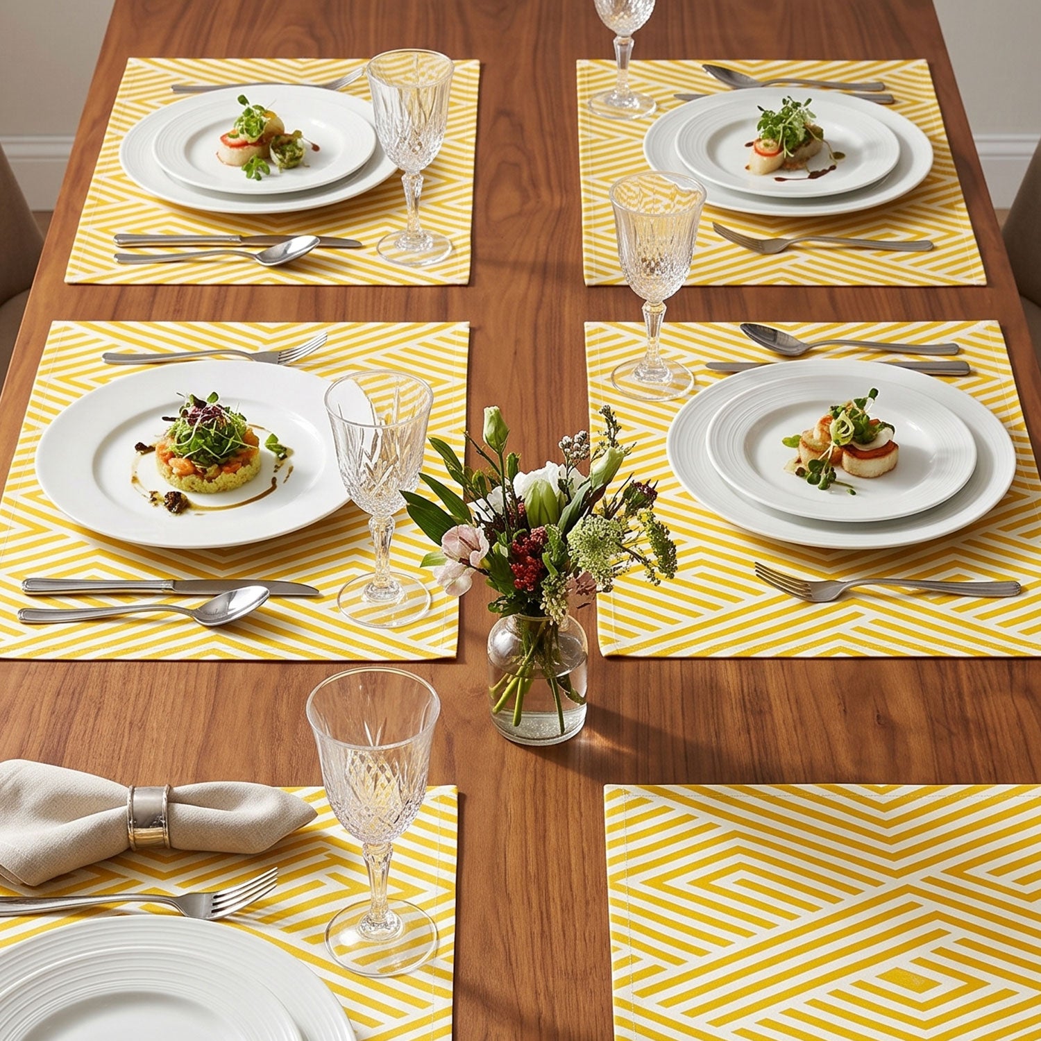 Maze dining table mats and placemats by Nylsa