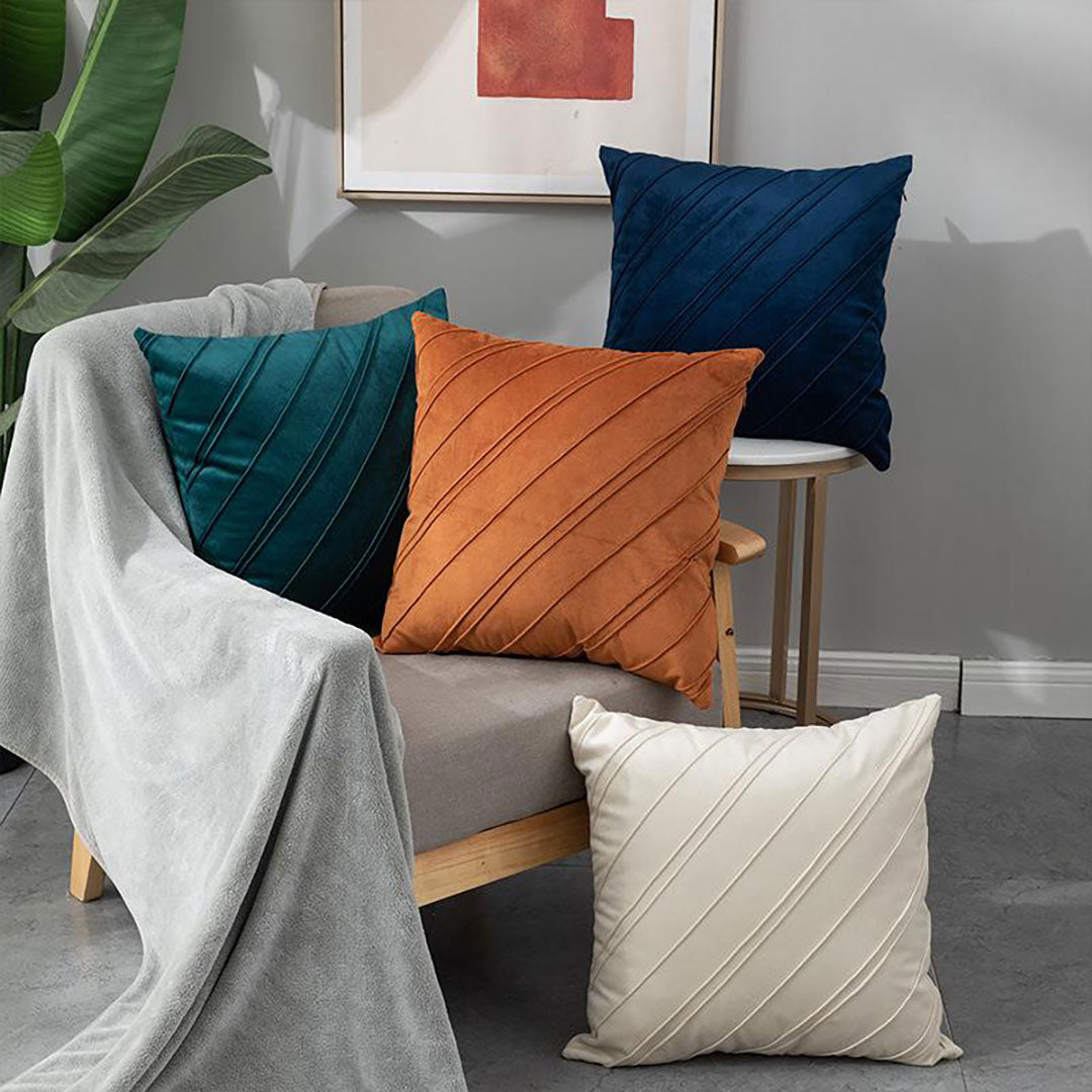 Twin Diagonal velvet cushion covers set of 4 by Nylsa