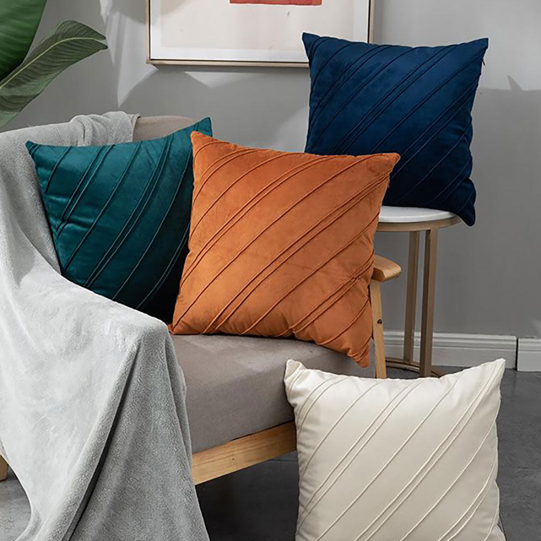 Twin Diagonal velvet cushion covers set of 4 by Nylsa